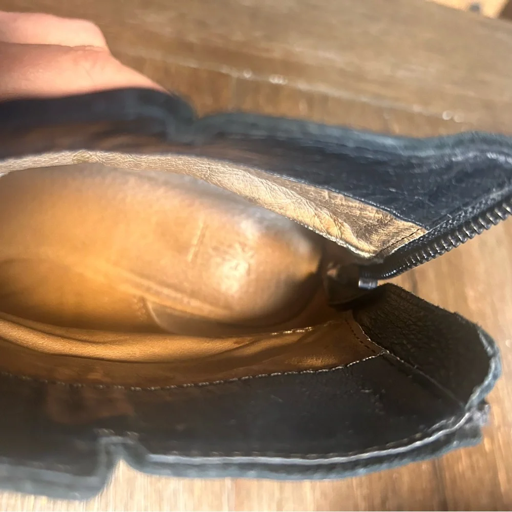Frye Cameron soft leather zip back booties size 8.5 - Picture 10 of 12